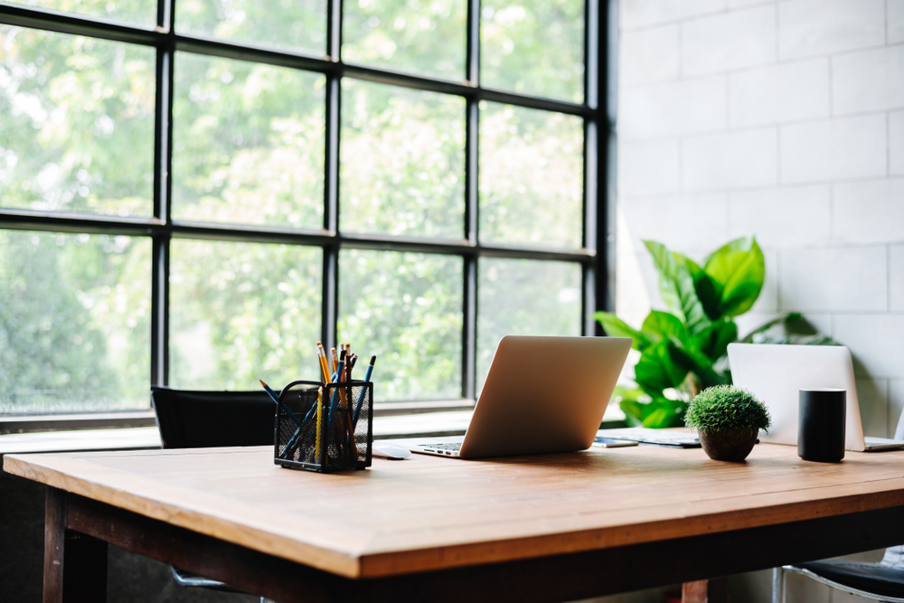 Homeoffice – Beitragsbild zum Thema „Neues Gesetz erweitert Schutz der Unfallversicherung im Homeoffice“, erläutert vom Anwalt für Arbeitsrecht