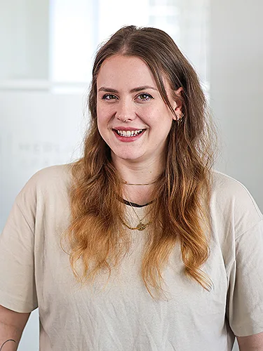 Foto des mgp Teammitglieds Kira D. Social Media Managerin